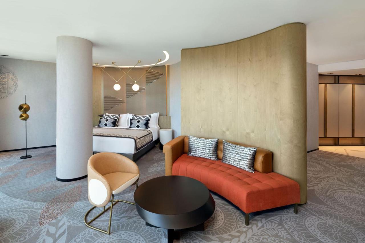 Paragraph Freedom Square, A Luxury Collection Hotel, Tbilisi Exterior photo