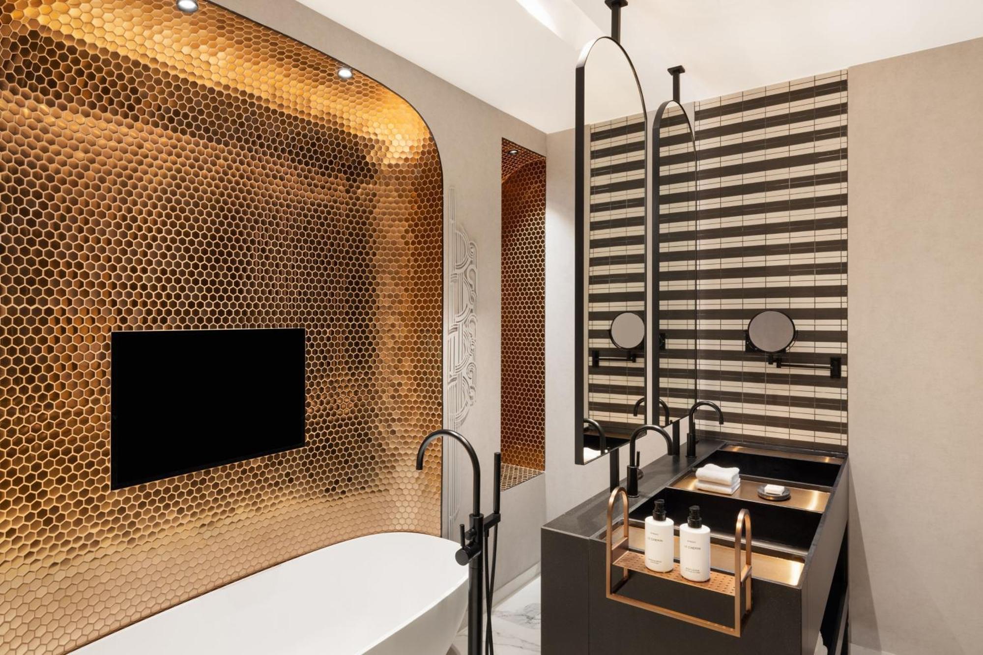 Paragraph Freedom Square, A Luxury Collection Hotel, Tbilisi Exterior photo