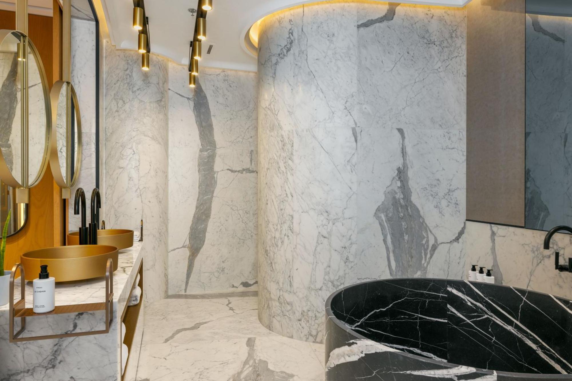 Paragraph Freedom Square, A Luxury Collection Hotel, Tbilisi Exterior photo